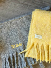 SCARF WITH INITIALS - TOPO