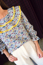 BLUSA PIA -FLORES LIBERTY -