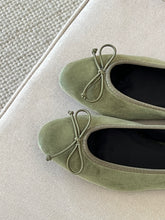 VELVET BALLERINAS - GREEN